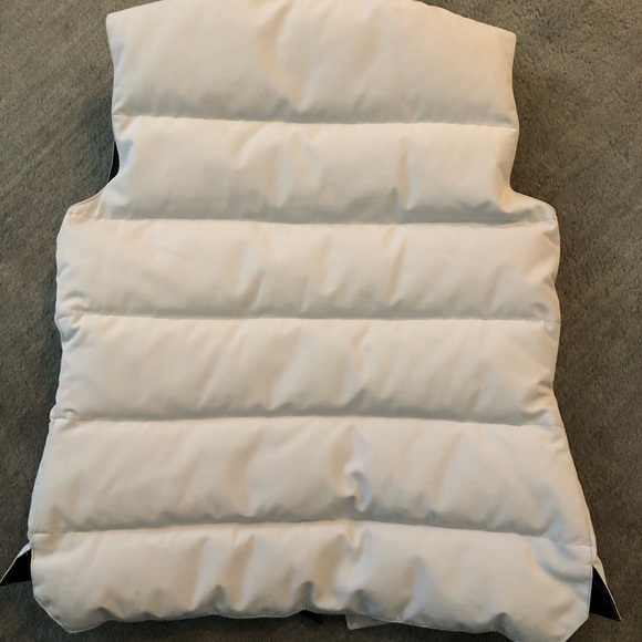 Canada Goose White Puffer Vest - Picture 4 of 4